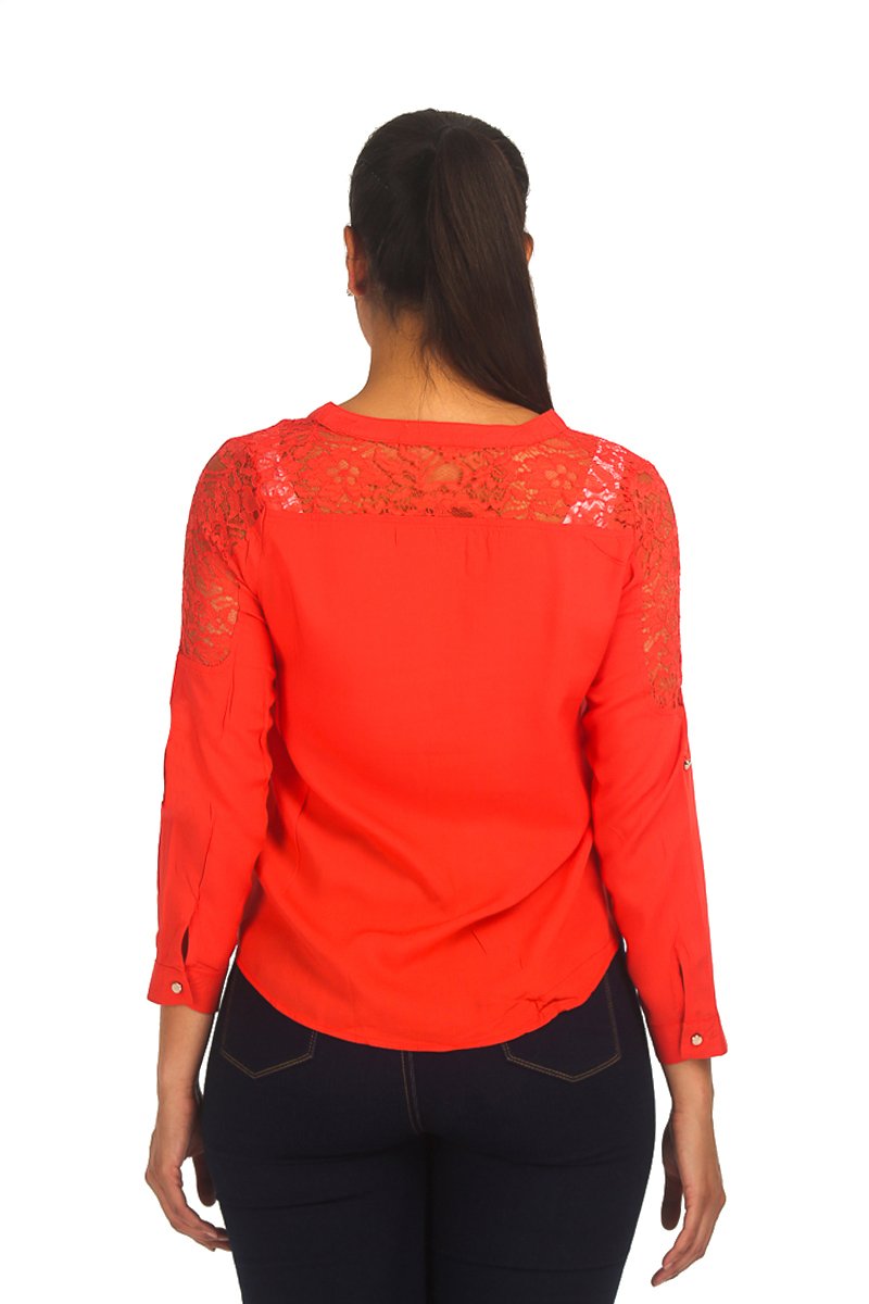 03_Blusa_de_Manga_Larga_con_Pequeño_Bordado_en_Mangas