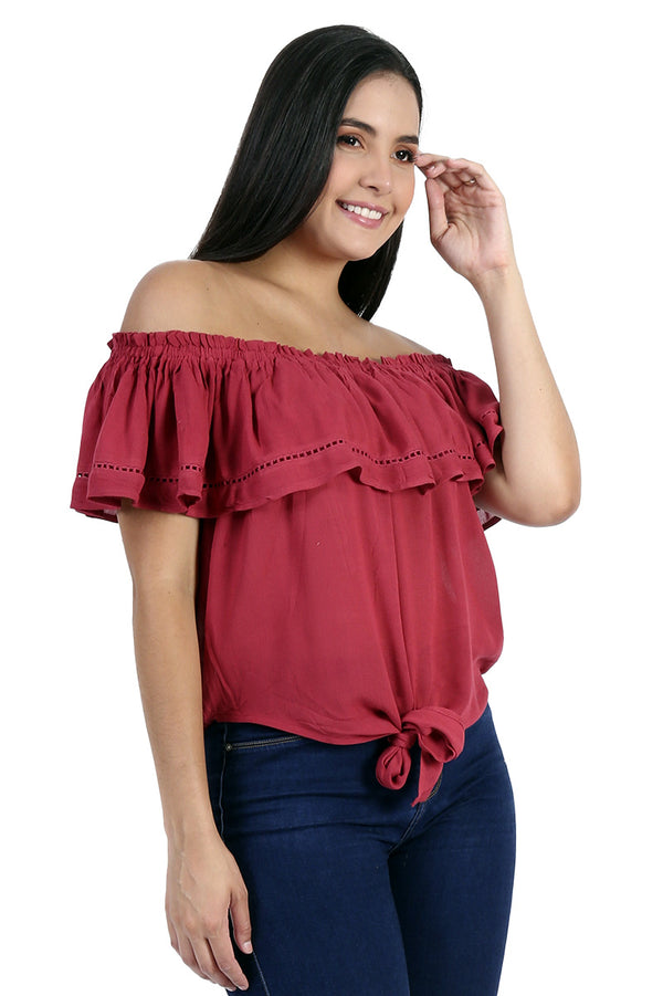 Blusa Tipo Strapless Con Olán Calado