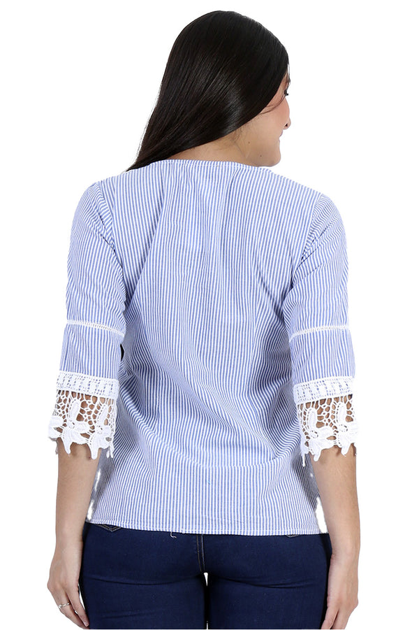 Blusa a Rayas Con Calado Floral